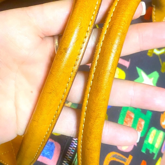 Vintage Dooney & Bourke Small Duffel Bag - Picture 7 of 16